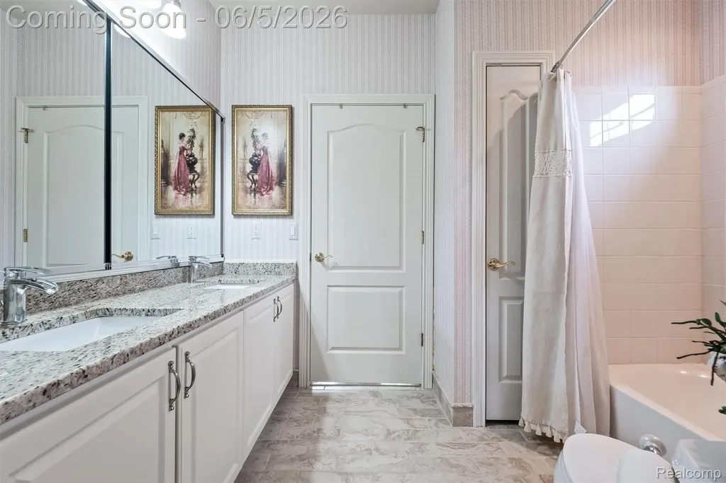 61496 Beacon Hill Drive Washington Township MI 48094