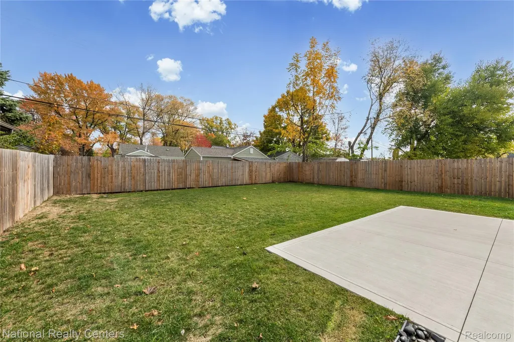 1517 Mclean Avenue Royal Oak City MI 48067