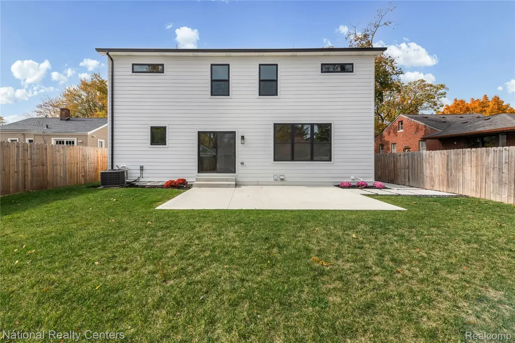 1517 Mclean Avenue Royal Oak City MI 48067