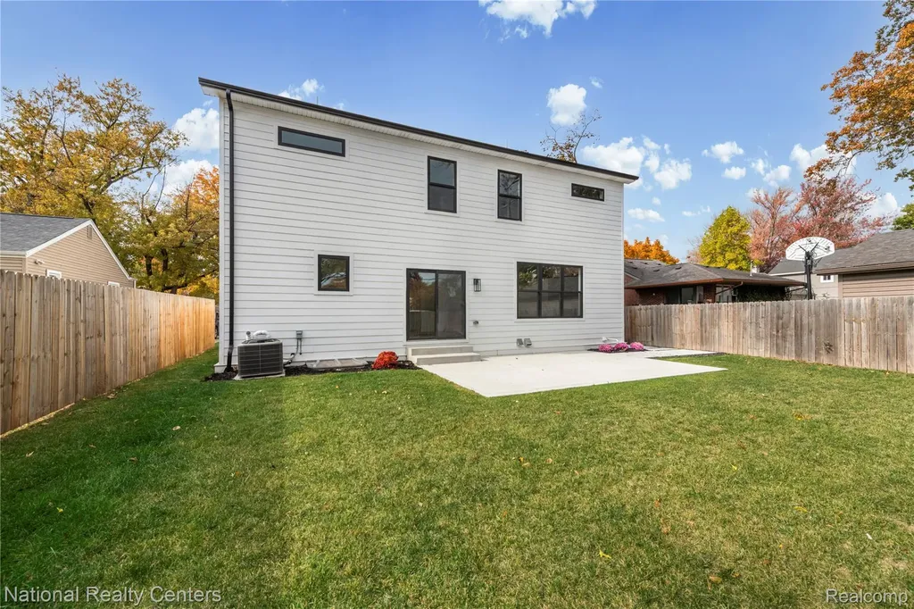 1517 Mclean Avenue Royal Oak City MI 48067