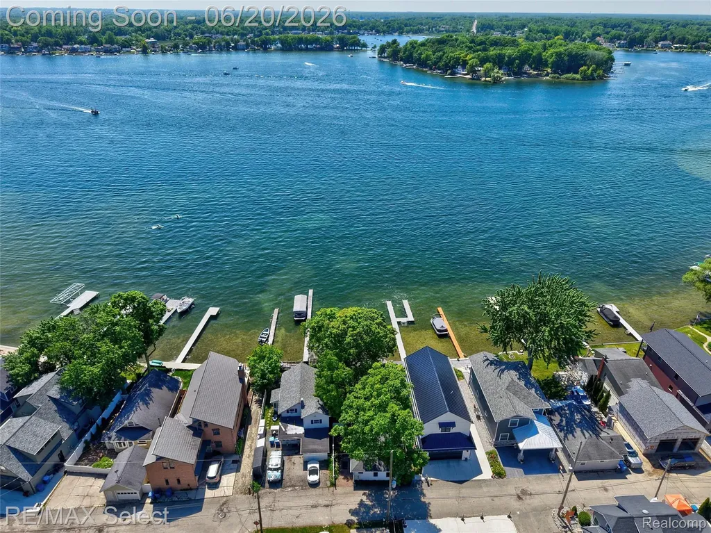 13022 Cussewago Drive Fenton Charter Township MI 48430