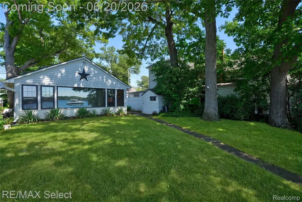13022 Cussewago Drive Fenton Charter Township MI 48430