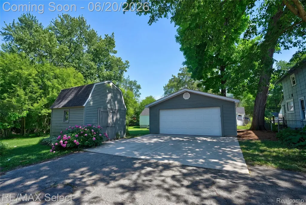 13022 Cussewago Drive Fenton Charter Township MI 48430