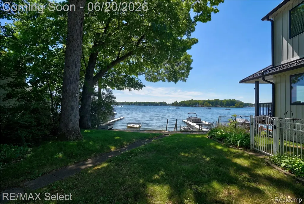 13022 Cussewago Drive Fenton Charter Township MI 48430