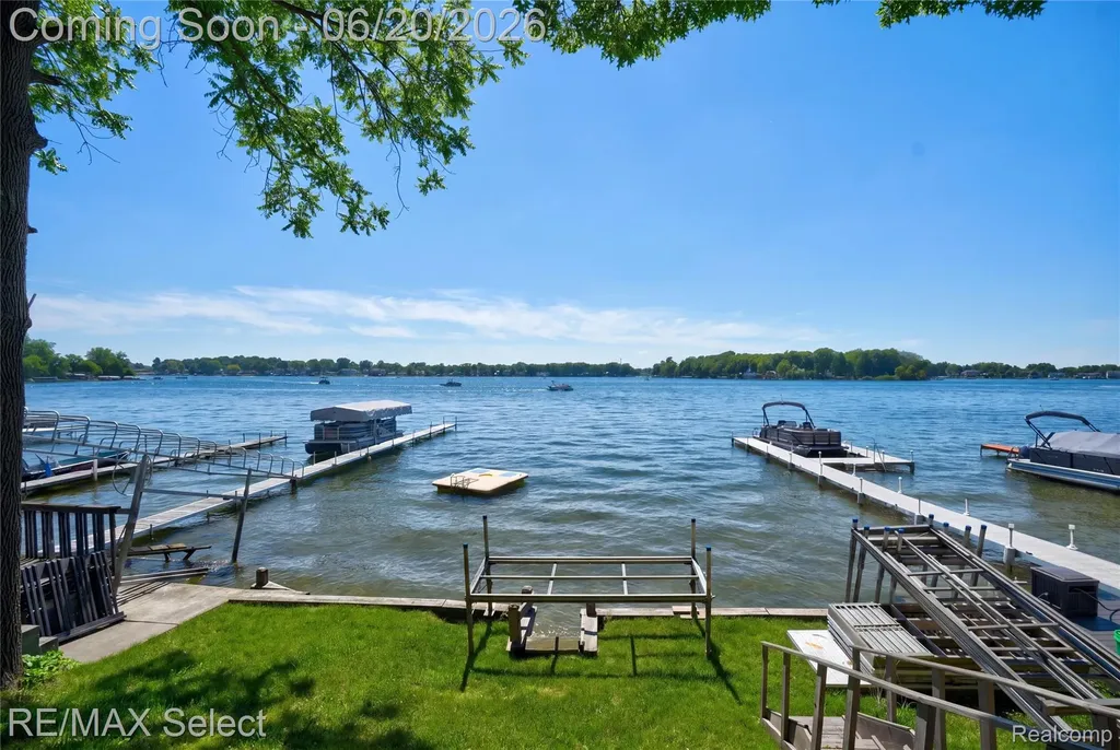 13022 Cussewago Drive Fenton Charter Township MI 48430