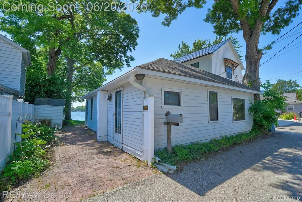 13022 Cussewago Drive Fenton Charter Township MI 48430