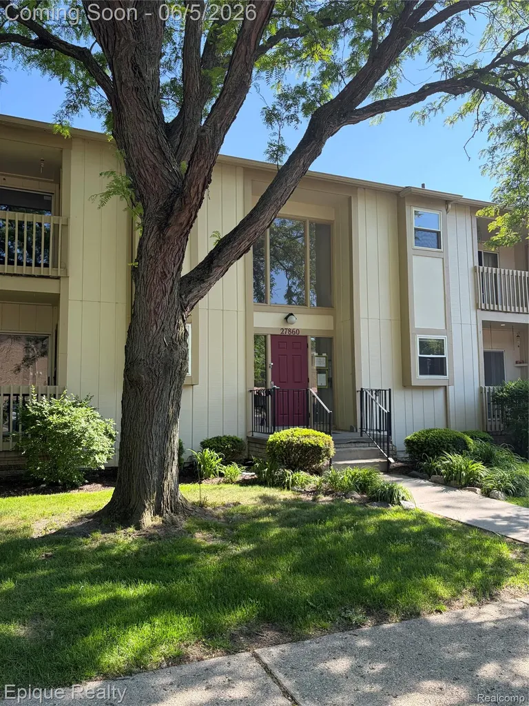 27840 Berrywood Lane Farmington Hills City MI 48334