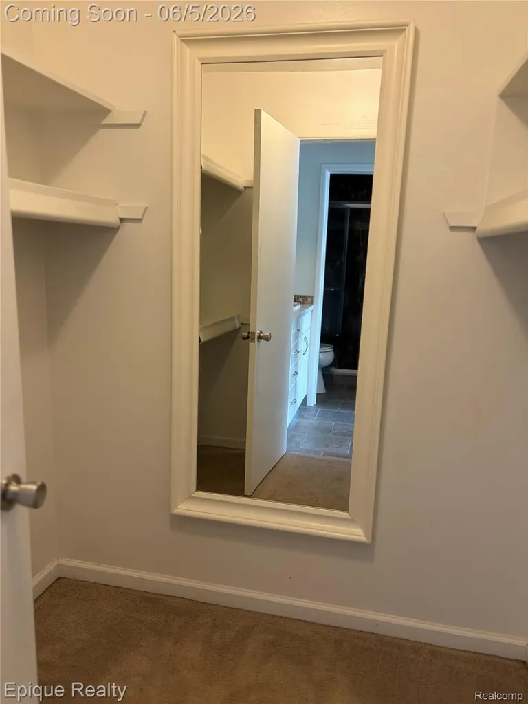 27840 Berrywood Lane Farmington Hills City MI 48334