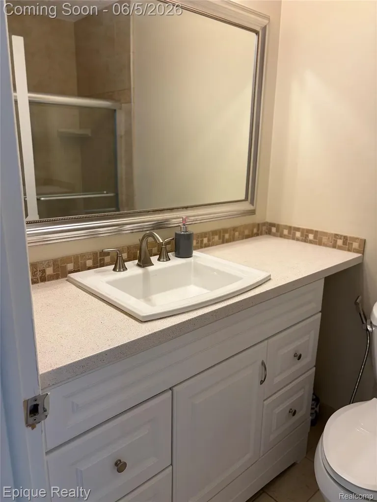 27840 Berrywood Lane Farmington Hills City MI 48334