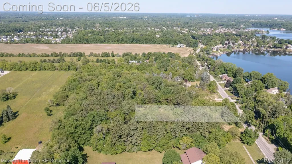47593 W Huron River Drive Van Buren Charter Township MI 48111