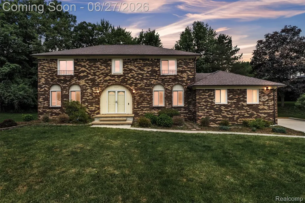 5310 Pond Bluff Drive West Bloomfield Charter Township MI 48323