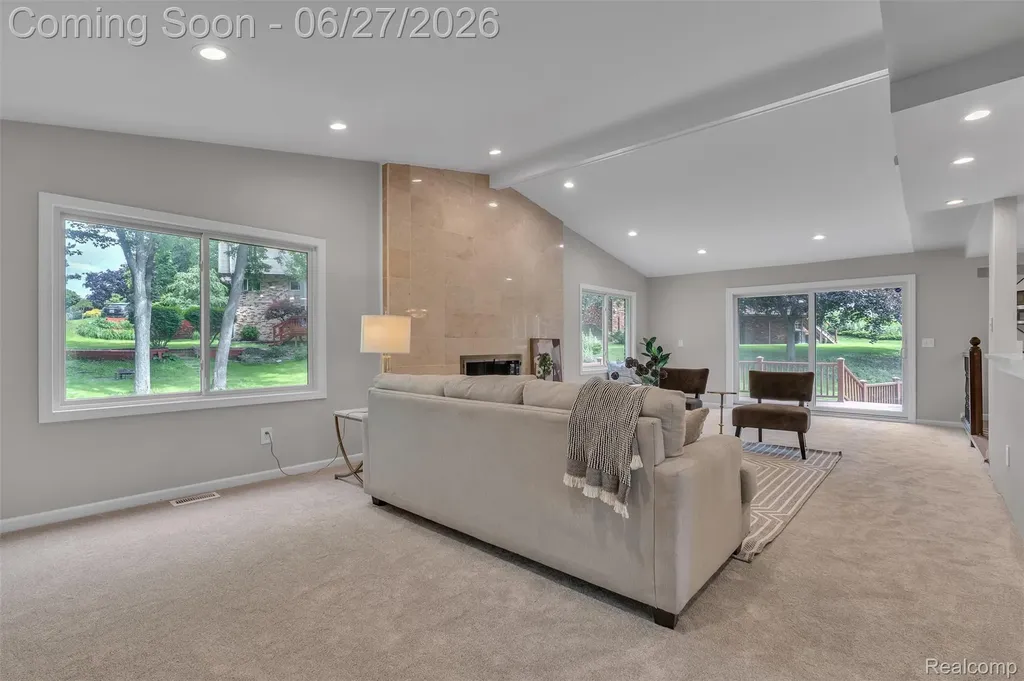 5310 Pond Bluff Drive West Bloomfield Charter Township MI 48323