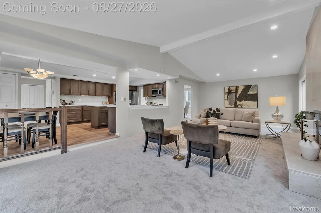 5310 Pond Bluff Drive West Bloomfield Charter Township MI 48323