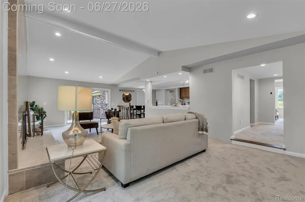 5310 Pond Bluff Drive West Bloomfield Charter Township MI 48323