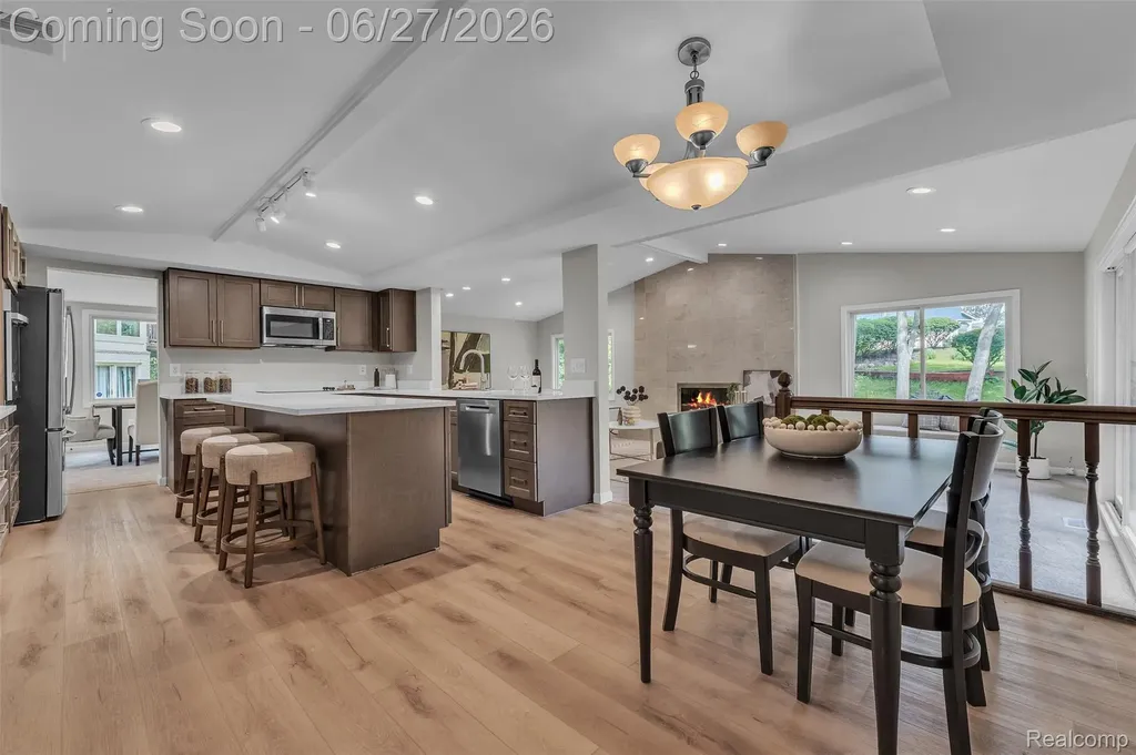 5310 Pond Bluff Drive West Bloomfield Charter Township MI 48323