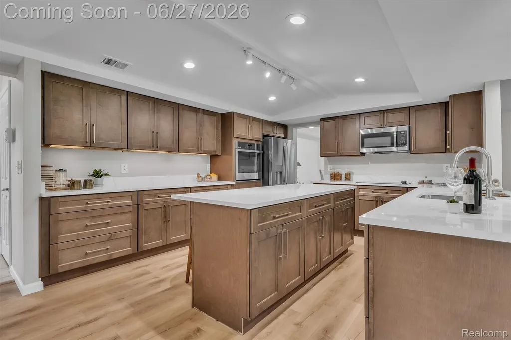 5310 Pond Bluff Drive West Bloomfield Charter Township MI 48323