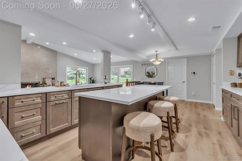 5310 Pond Bluff Drive West Bloomfield Charter Township MI 48323