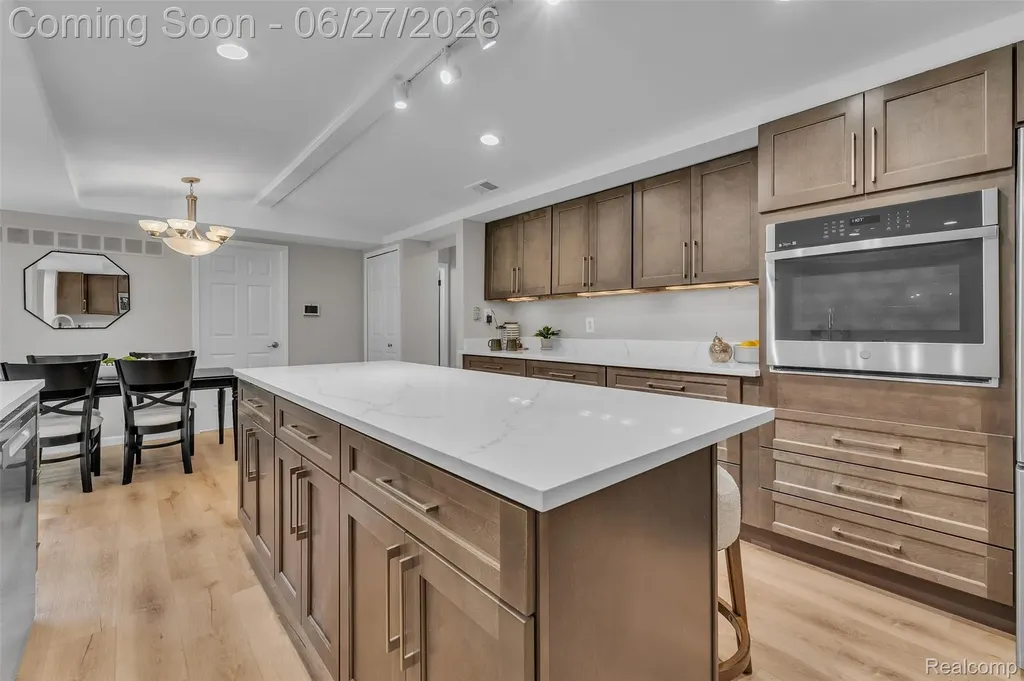 5310 Pond Bluff Drive West Bloomfield Charter Township MI 48323