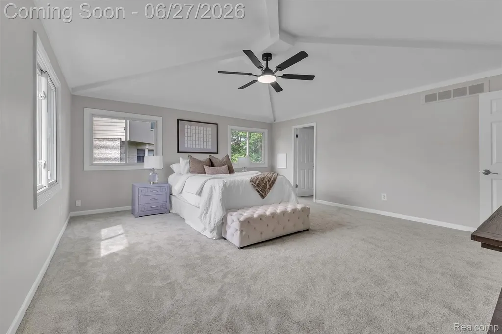 5310 Pond Bluff Drive West Bloomfield Charter Township MI 48323