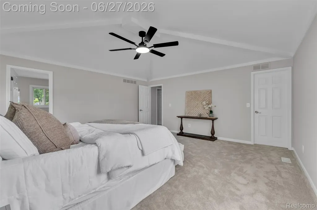 5310 Pond Bluff Drive West Bloomfield Charter Township MI 48323