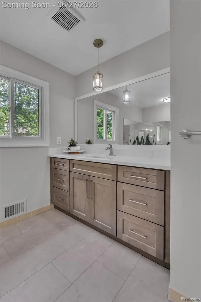 5310 Pond Bluff Drive West Bloomfield Charter Township MI 48323
