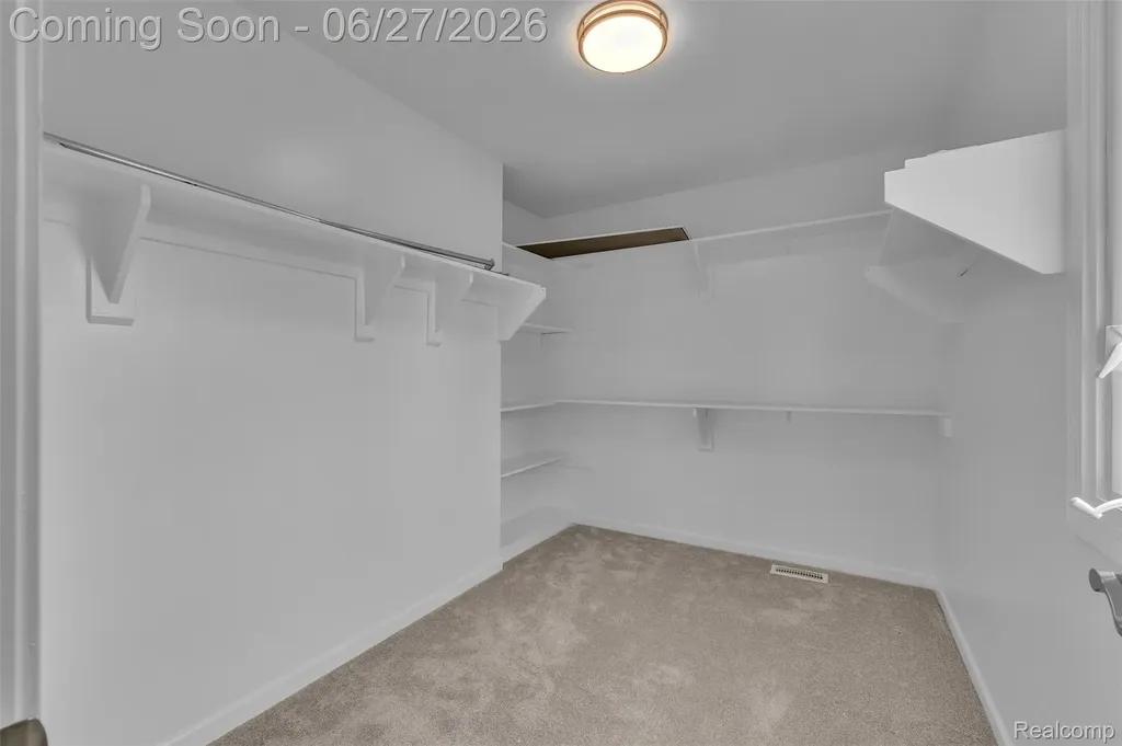 5310 Pond Bluff Drive West Bloomfield Charter Township MI 48323