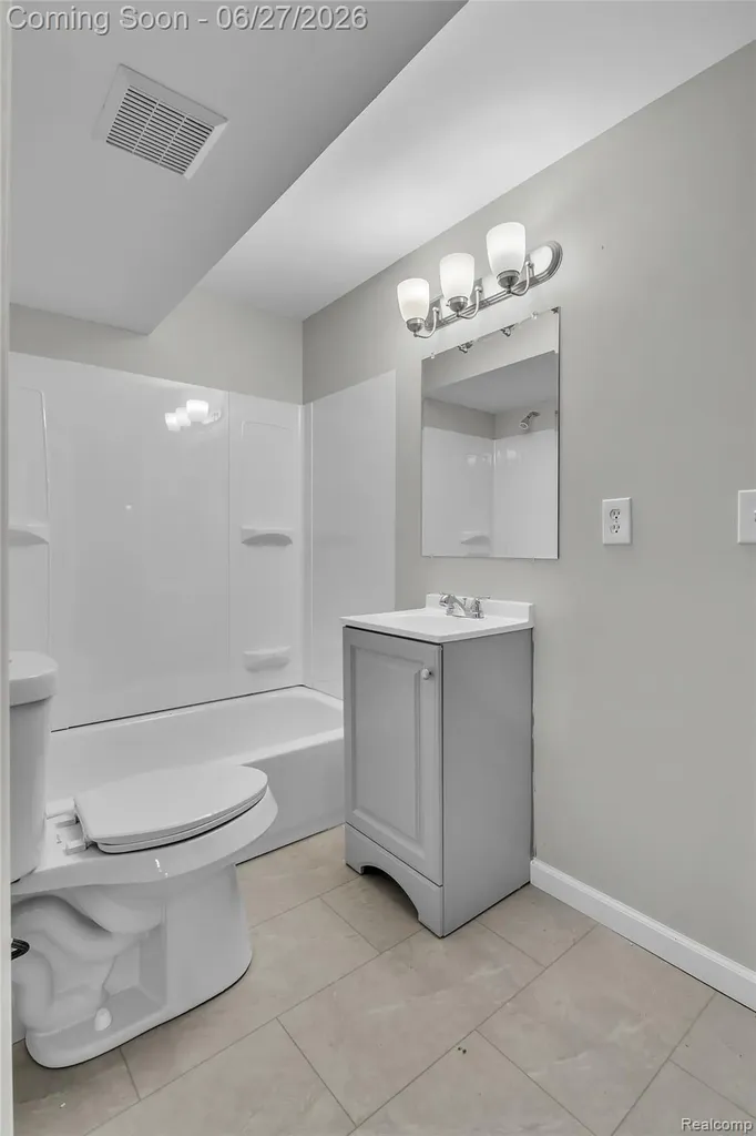 5310 Pond Bluff Drive West Bloomfield Charter Township MI 48323