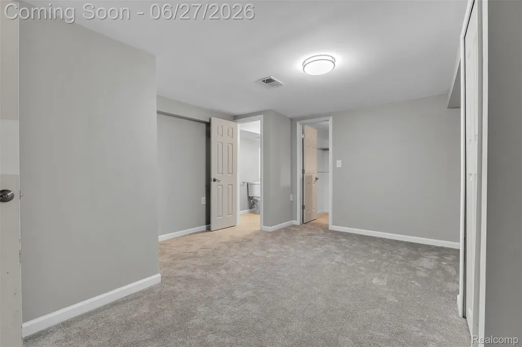 5310 Pond Bluff Drive West Bloomfield Charter Township MI 48323