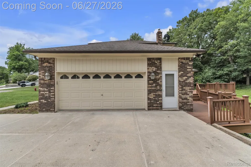 5310 Pond Bluff Drive West Bloomfield Charter Township MI 48323