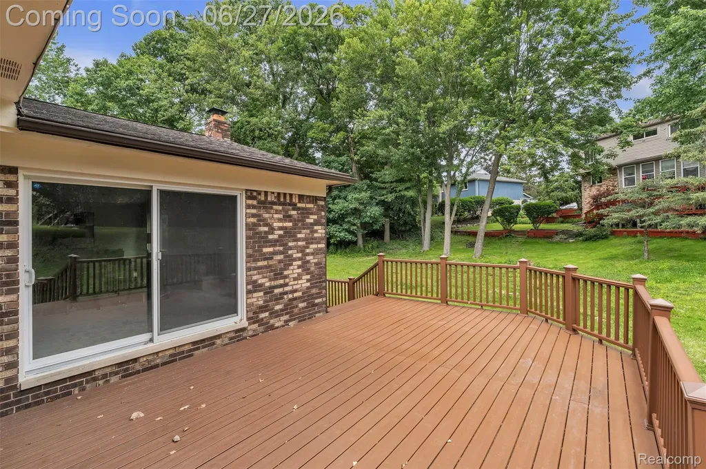 5310 Pond Bluff Drive West Bloomfield Charter Township MI 48323