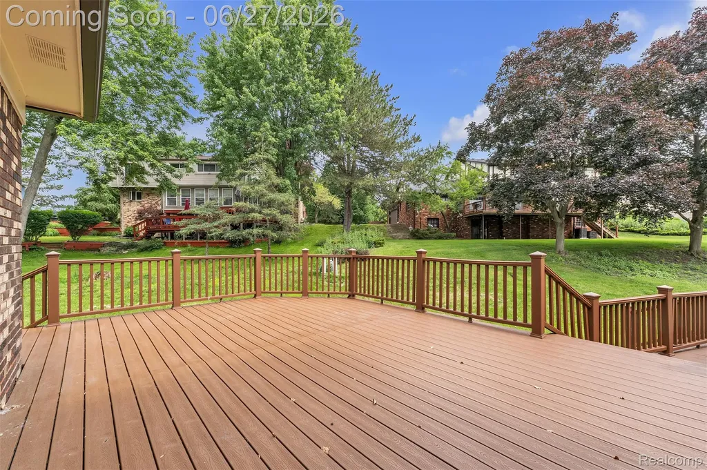5310 Pond Bluff Drive West Bloomfield Charter Township MI 48323