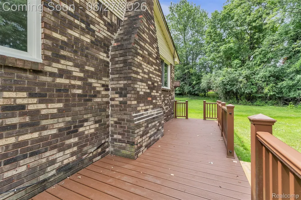 5310 Pond Bluff Drive West Bloomfield Charter Township MI 48323