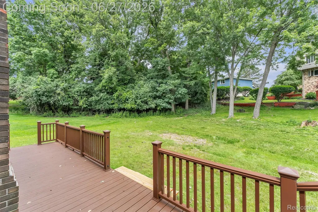 5310 Pond Bluff Drive West Bloomfield Charter Township MI 48323