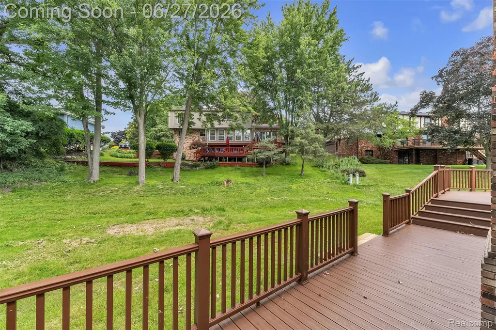 5310 Pond Bluff Drive West Bloomfield Charter Township MI 48323