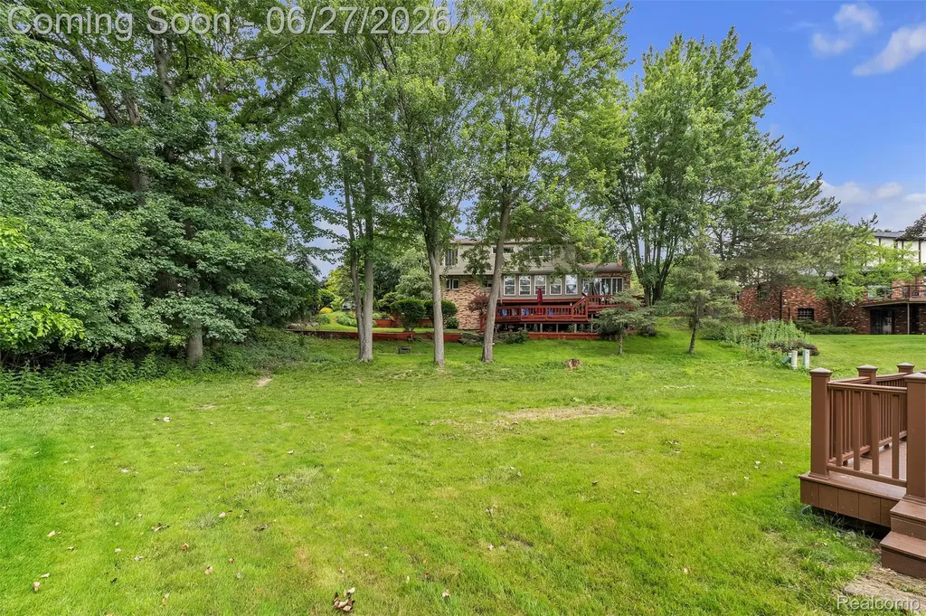 5310 Pond Bluff Drive West Bloomfield Charter Township MI 48323