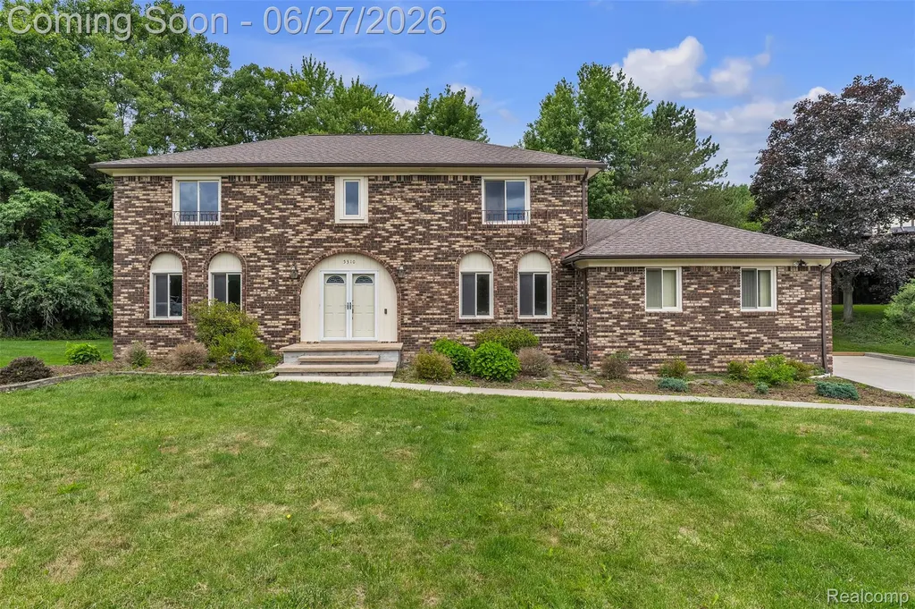 5310 Pond Bluff Drive West Bloomfield Charter Township MI 48323