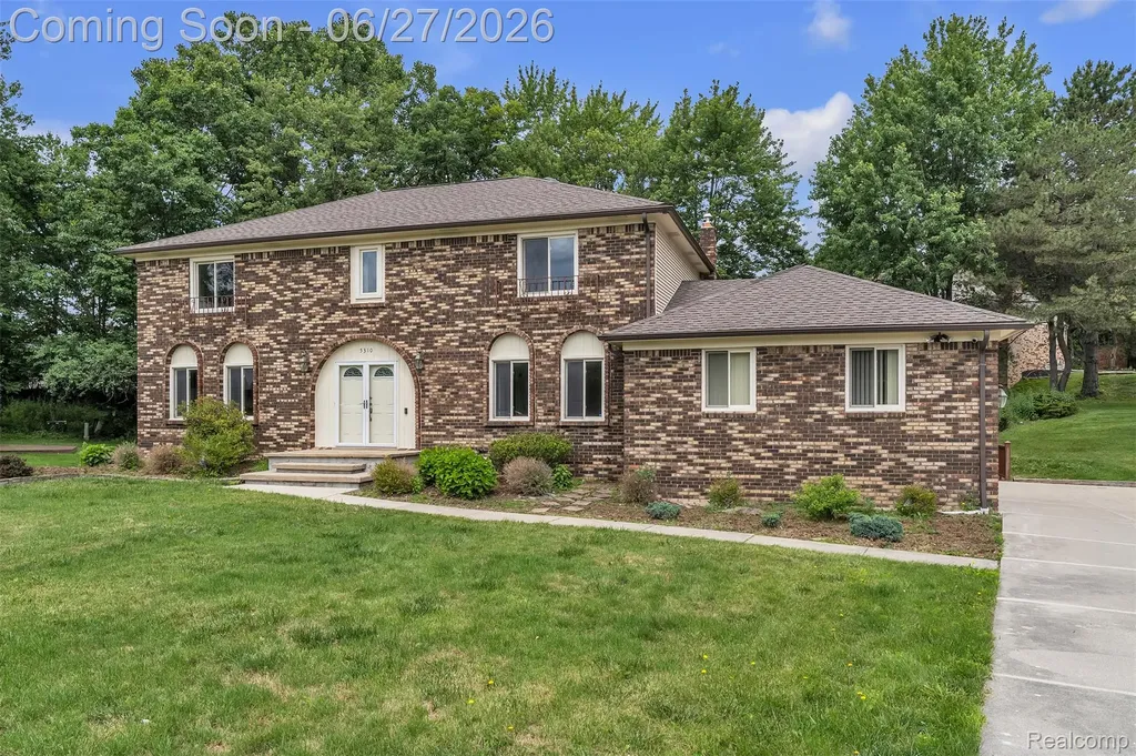 5310 Pond Bluff Drive West Bloomfield Charter Township MI 48323