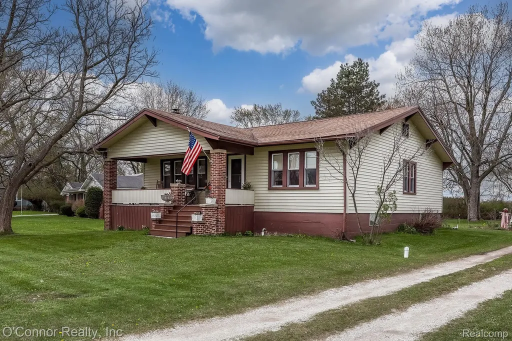 3323 Kinney Road Emmett Village MI 48022