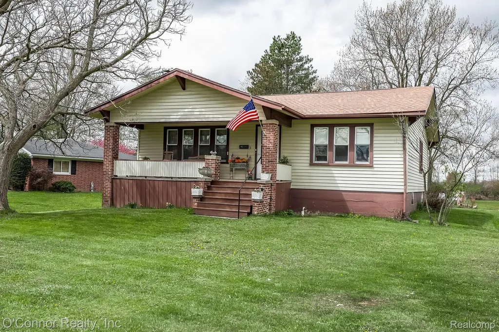 3323 Kinney Road Emmett Village MI 48022