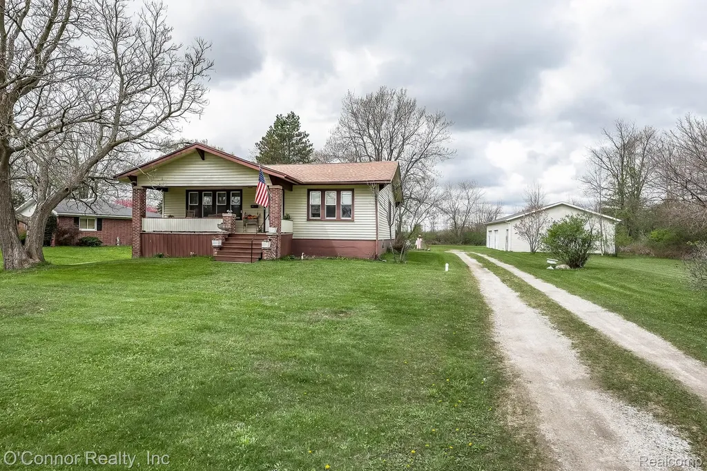 3323 Kinney Road Emmett Village MI 48022