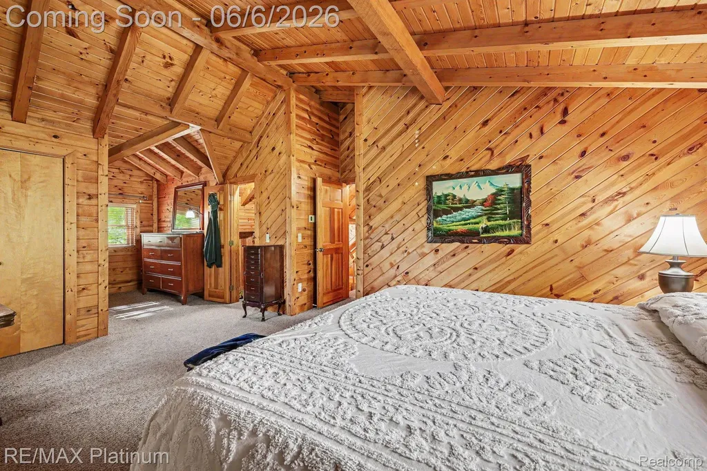 1240 N Hickory Ridge Trail Milford Charter Township MI 48380
