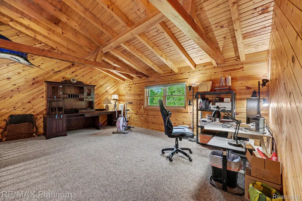 1240 N Hickory Ridge Trail Milford Charter Township MI 48380