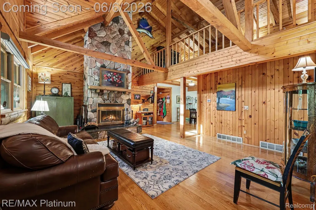 1240 N Hickory Ridge Trail Milford Charter Township MI 48380