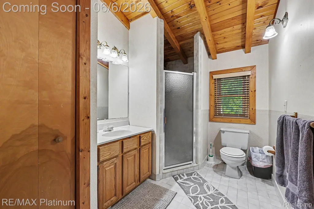 1240 N Hickory Ridge Trail Milford Charter Township MI 48380