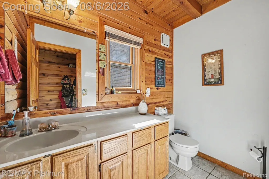 1240 N Hickory Ridge Trail Milford Charter Township MI 48380
