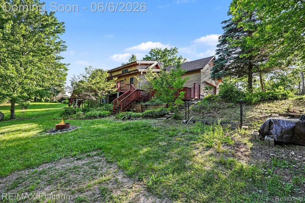 1240 N Hickory Ridge Trail Milford Charter Township MI 48380