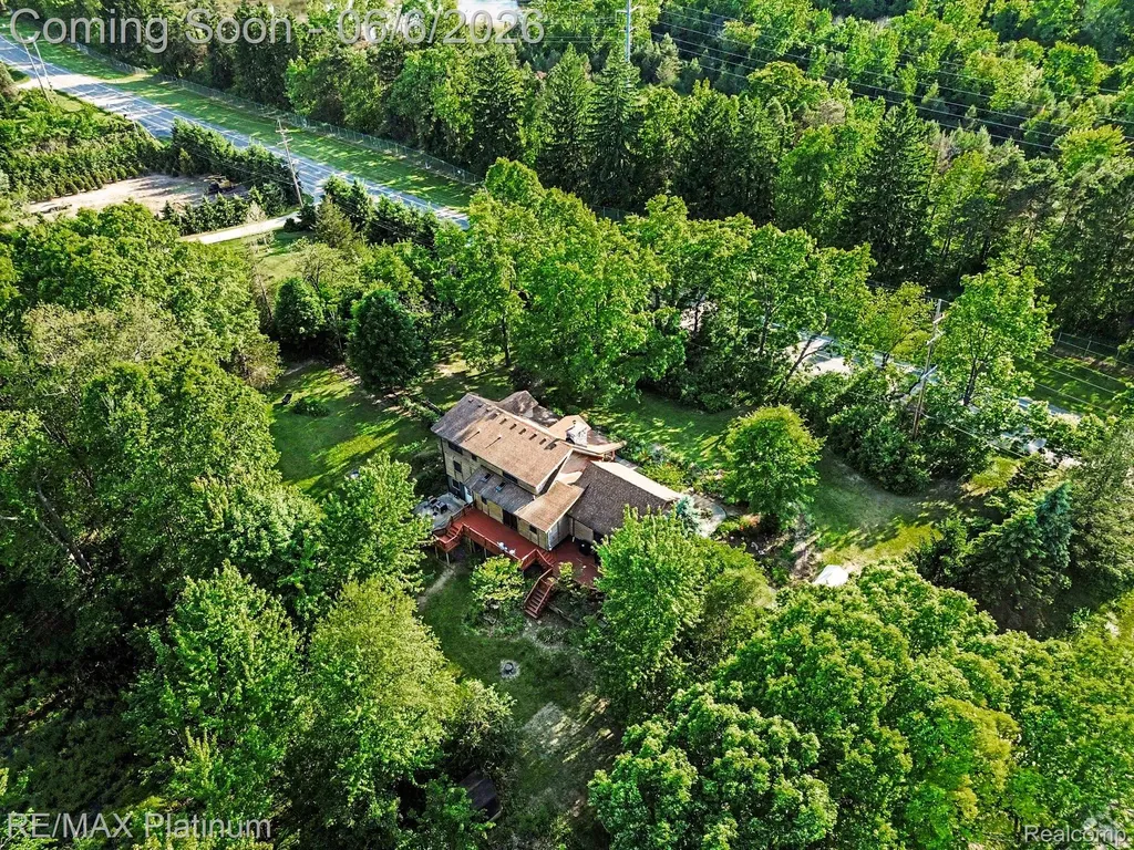 1240 N Hickory Ridge Trail Milford Charter Township MI 48380
