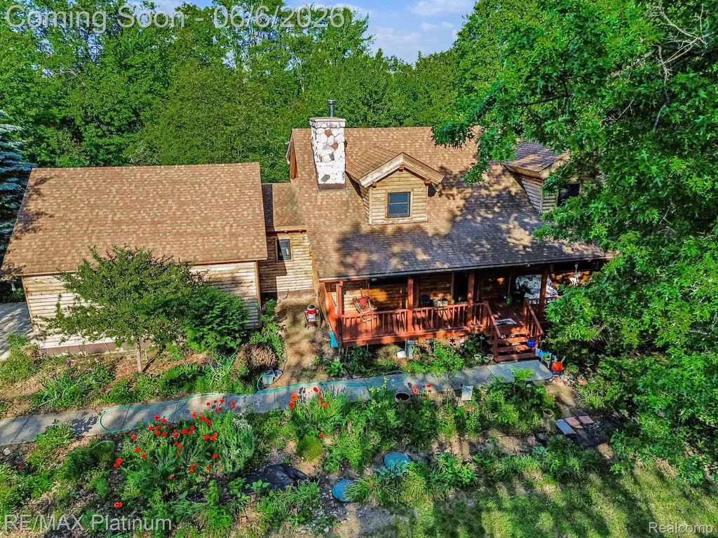 1240 N Hickory Ridge Trail Milford Charter Township MI 48380