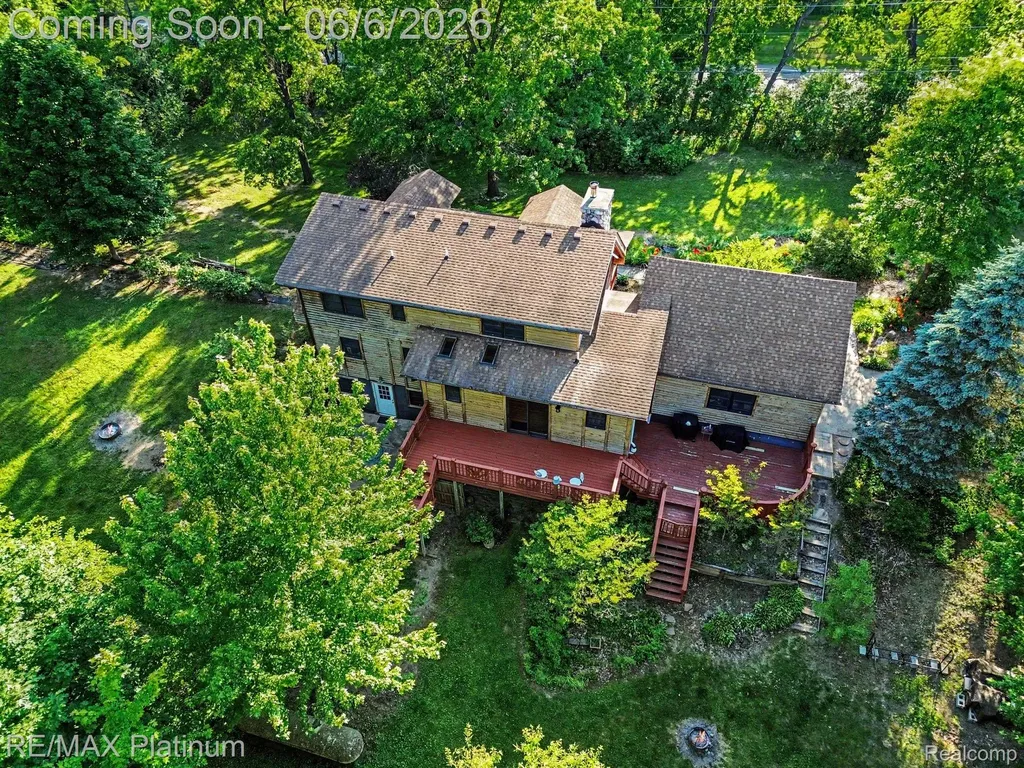 1240 N Hickory Ridge Trail Milford Charter Township MI 48380