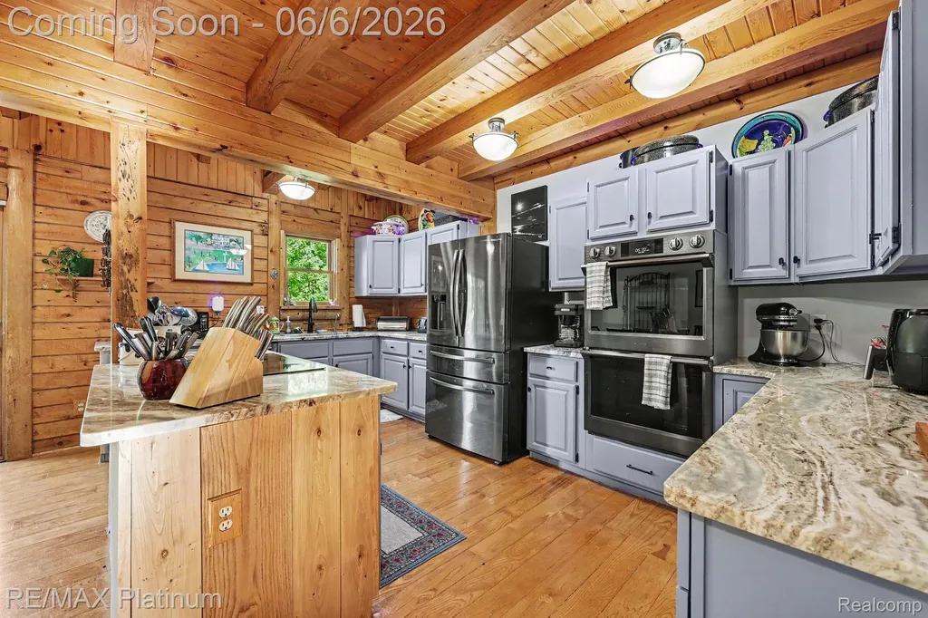 1240 N Hickory Ridge Trail Milford Charter Township MI 48380